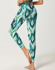 Green liquid wave tie-dye leggings