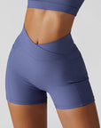 Basic crossover hip lift side pocket track yoga shorts