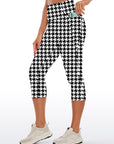 Black and white pattern houndstooth capris