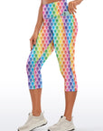 Colorful feather print capris