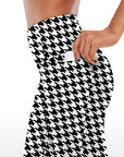 Black and white pattern houndstooth capris