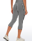 Black and white pattern houndstooth capris