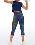 Colorful line printed technical capris