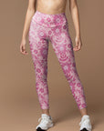 Seamless pink lace flower pattern leggings