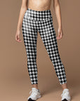 Black and white pattern houndstooth leggings