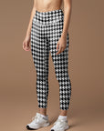 Black and white pattern houndstooth leggings